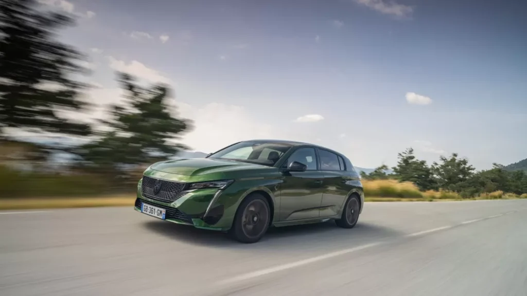 Automobiliai, kuriems gamintojai skiria didelį dėmesį: kuo išsiskiria naujausi modeliai?